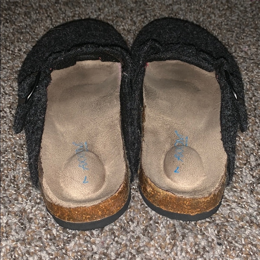 buckle clogs - Picture 3 of 6